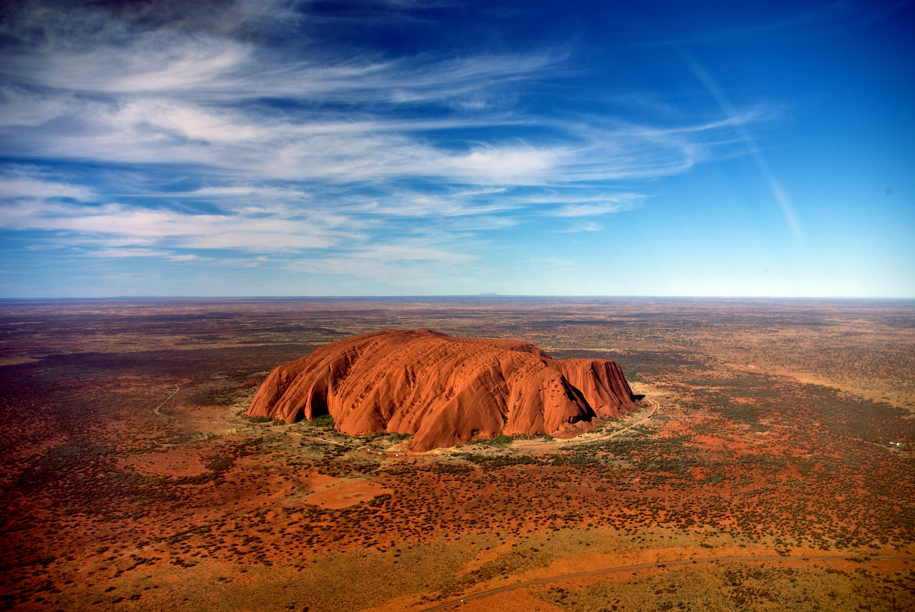 Uluru-_helicopter_view-1