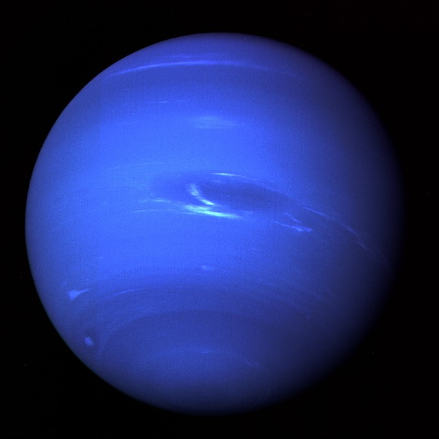 neptune-67537_640