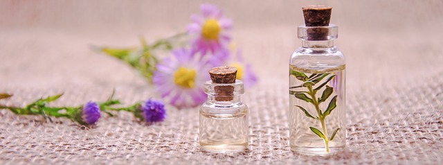 essential-oils-3084952_640