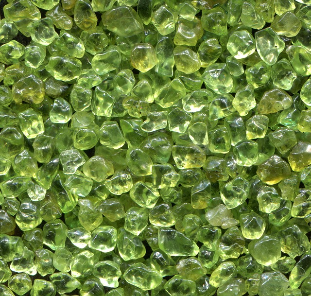 peridot-1689938_640