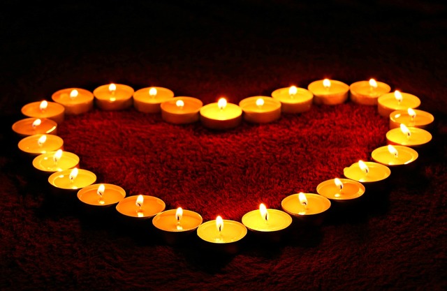 Candles-heart-flame--emotions.