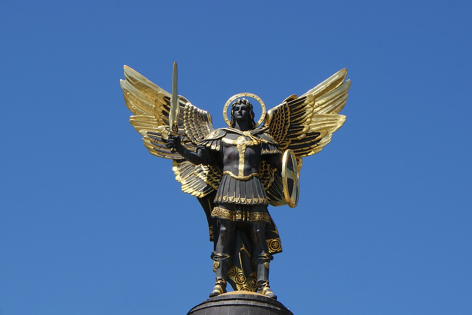 Maidan-Kyiv-Archangel-Michael-Ukraine-Kiev-Statue-608141-1