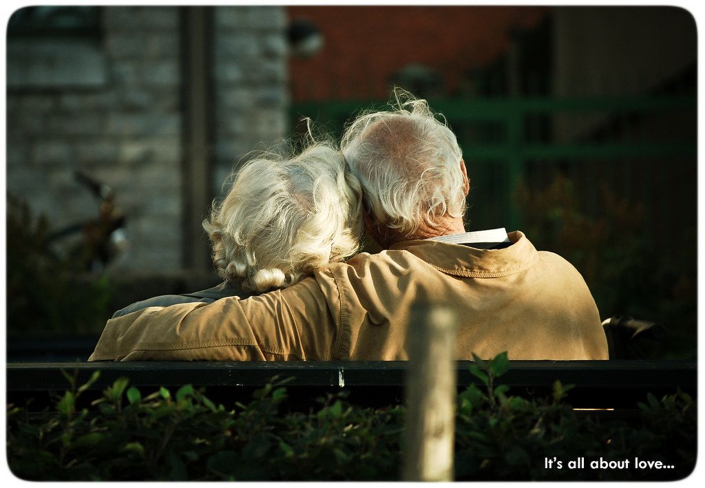 Old_couple_love-1