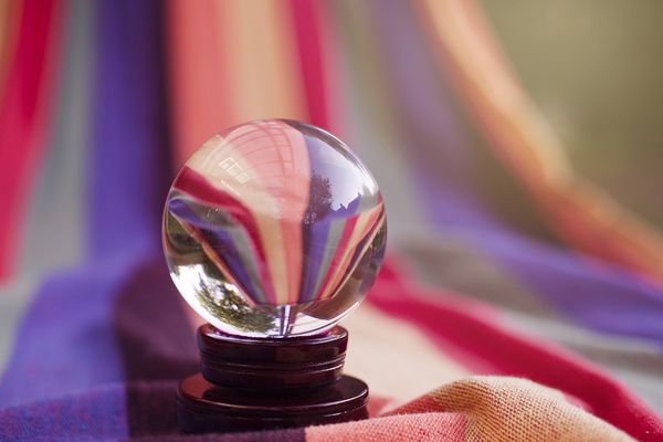 4 Things You Need to Look for in a Psychic